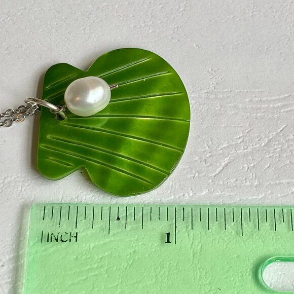 Green Scallop Sea Shell & White Pearl Necklace Freshwater Stainless Steel 18" - Picture 8 of 9